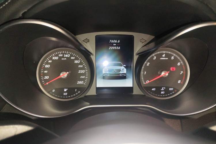 Used Mercedes-Benz C-Class 2015 Facelift C 180 L