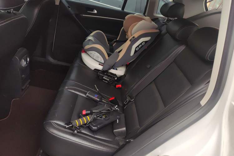 Used Volkswagen Tiguan 2016 300TSI Automatic Two-Wheel Drive Comfort Edition Left Rear Seat