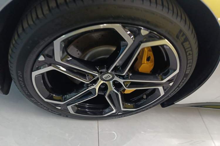 Used Xiaomi Auto SU7 2024 Four-Wheel Drive Ultra-Long Range Advanced Intelligent Driving Max Edition