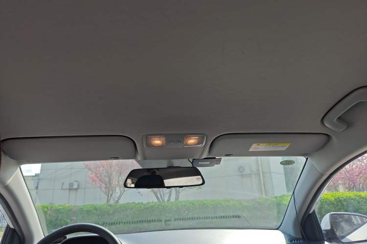 Used Hyundai Verna (new generation) 2016 1.4L Automatic Cool Edition GLS Headliner