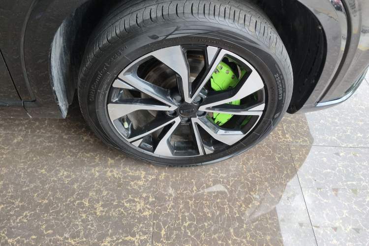Used Geely Auto Monjaro S 2021 2.0TD Automatic Two-Wheel Drive Lightning Edition Right Front Wheel Hub