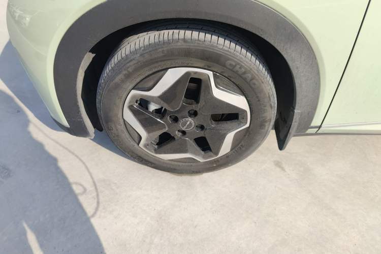 Used BYD Dolphin 2021 405 km Fashion Edition Left Front Wheel Hub