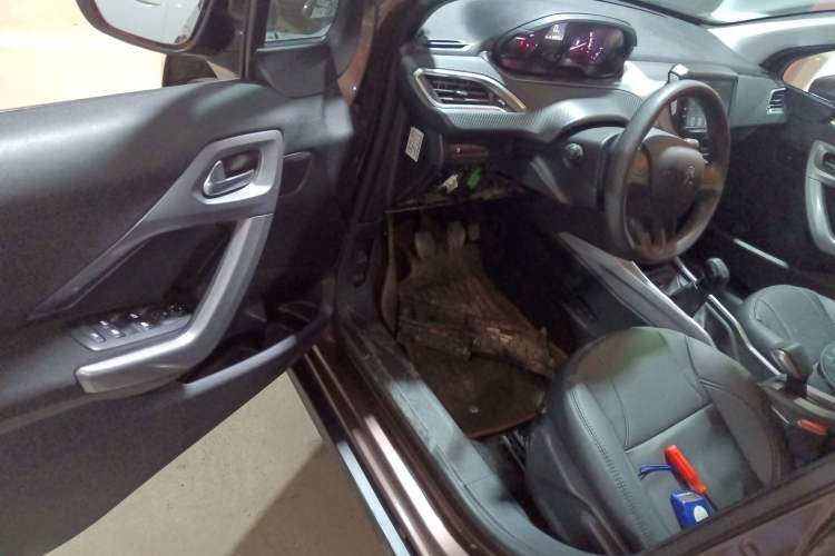 Used Peugeot 2008 2014 1.6L Manual Trend Edition