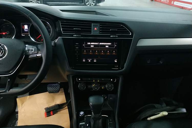 Used Volkswagen Tiguan L 2019 Updated Version 330TSI Automatic Two-Wheel Drive Panoramic Comfort Edition China VI Standard