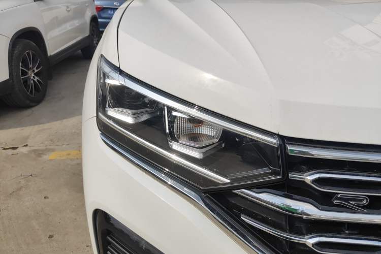 Used Volkswagen Tayron 2020 380TSI All-Wheel Drive R-Line Connected Version Right Front Headlight