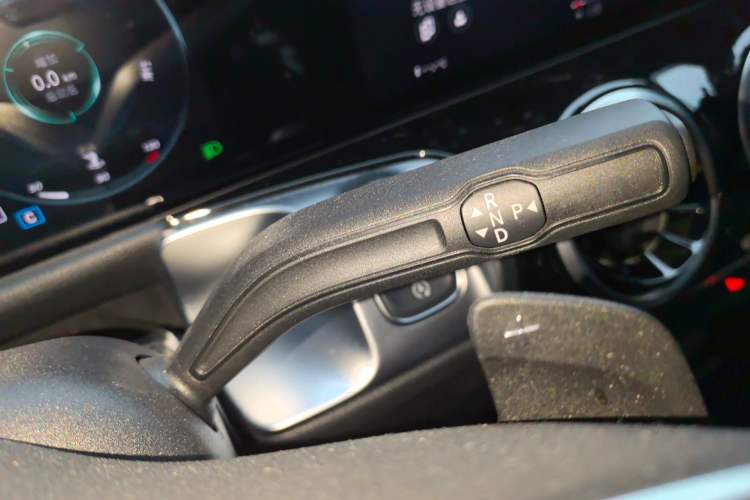 Used Mercedes-Benz GLB 2022 Second Facelift GLB 200 Dynamic Edition Gear Lever