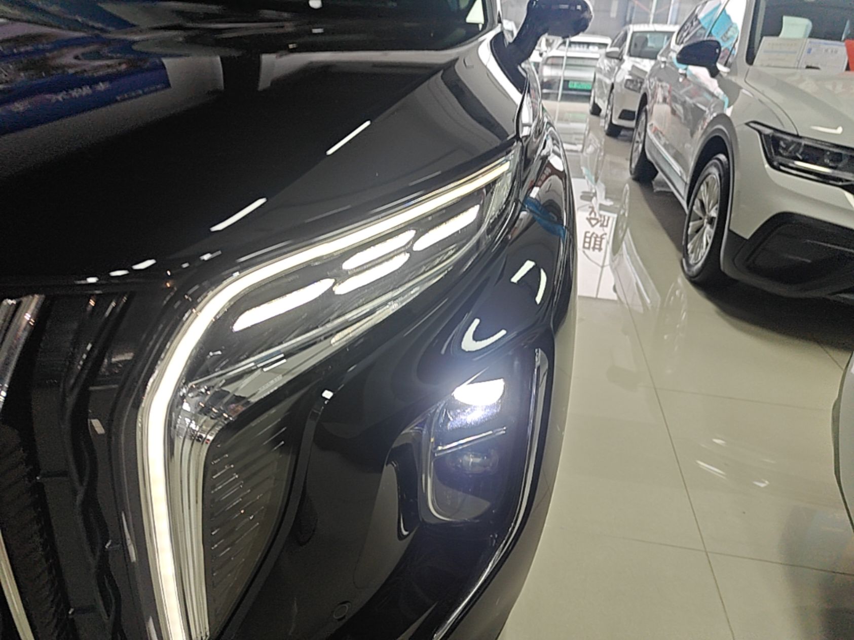 Hongqi HS7 PHEV 2024 2.0T PHEV Four-Wheel Drive Flagship Edition 7 Seats — снимка 8