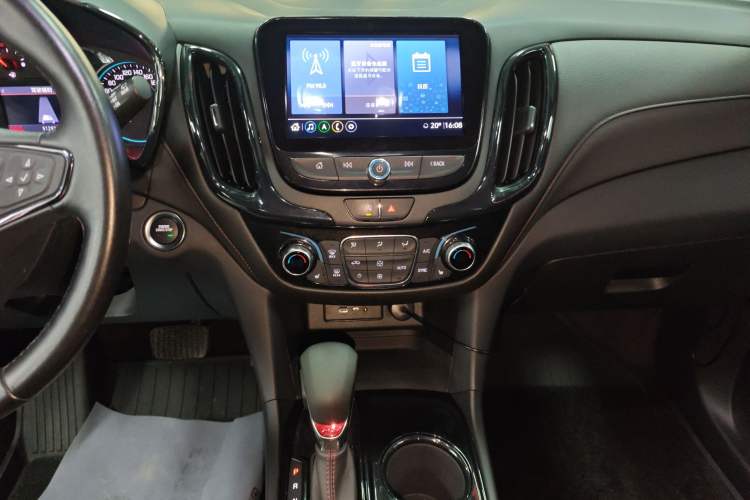 Used Chevrolet Equinox 2021 550T RS Smart Boundary-Pushing Edition Audio And AC Panel