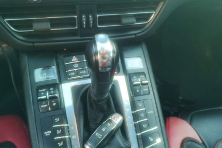 Used Porsche Macan 2018 Macan 2.0T