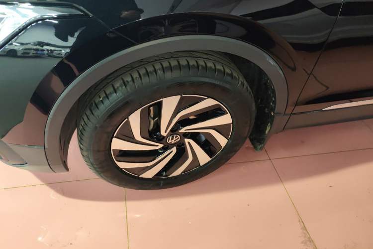 Used Volkswagen Tiguan L 2024 300TSI Automatic Two-Wheel Drive Smart Edition
