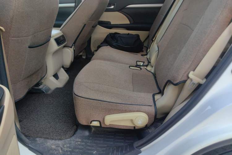 Used Toyota Highlander 2015 2.0T Four-Wheel Drive Luxury Edition 7-Seater
