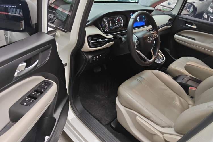 Used GAC Trumpchi M6 2021 270T DCT Elite Edition (7-seater) Driver Seat