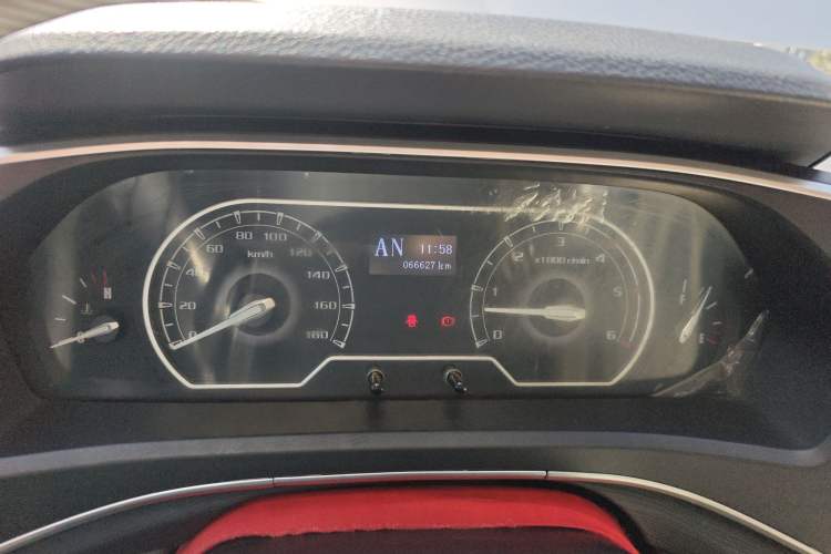 Used SAIC MAXUS Xintu V80 2023 2.0T PLUS AMT City Edition Short Wheelbase Ultra-Low Roof 5/6-Seater