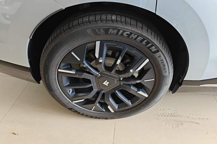 Used Hyptec HT 2025 825 Max
