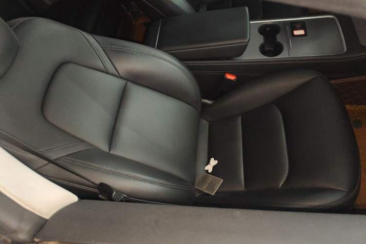 Used Tesla Model 3 2022 Performance High-Performance All-Wheel-Drive Version Right Front Seat