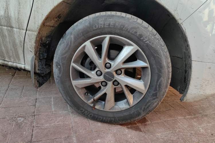 Used FORTHING Lingzhi PLUS 2022 Travel Edition 2.0L Manual Luxury Version 7 Seats
