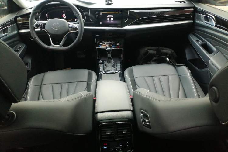 Used Volkswagen Passat 2024 330TSI Starry Elite Edition Center Console