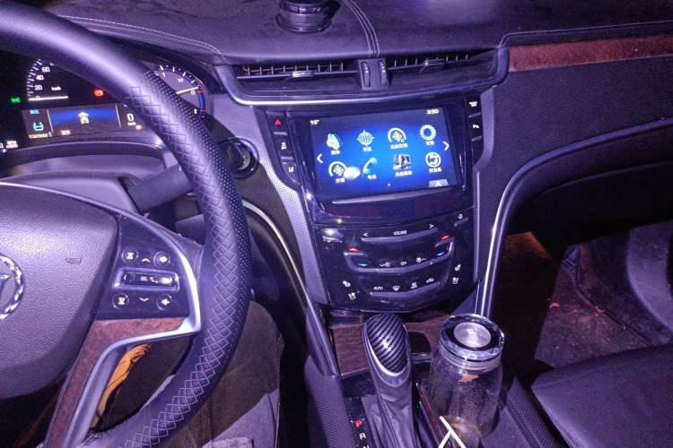 Used Cadillac XTS 2013 28T Luxury Model
