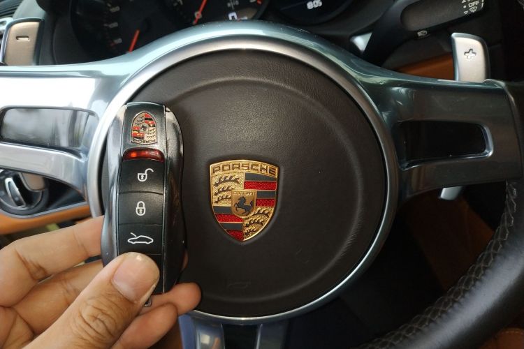 Used Porsche Cayman 2013 Cayman 2.7L Vehicle Key