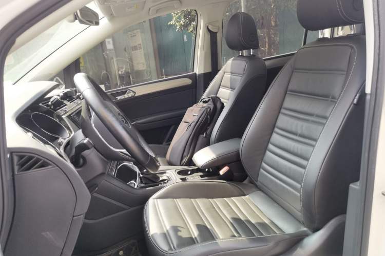 Used Volkswagen Touran 2021 Volkswagen Touran L 280TSI DSG Boundary Edition 7-Seater
