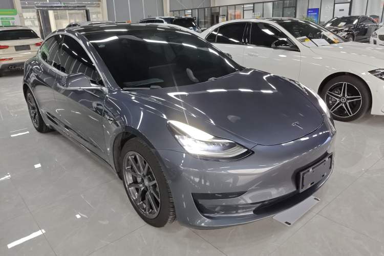 Used Tesla Model 3 2019 Standard Range Rear-Drive Upgraded Version Front Right 45 Deg