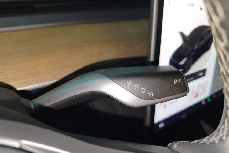 Used Tesla Model Y 2022 Revised Version Rear-Wheel Drive Gear Lever