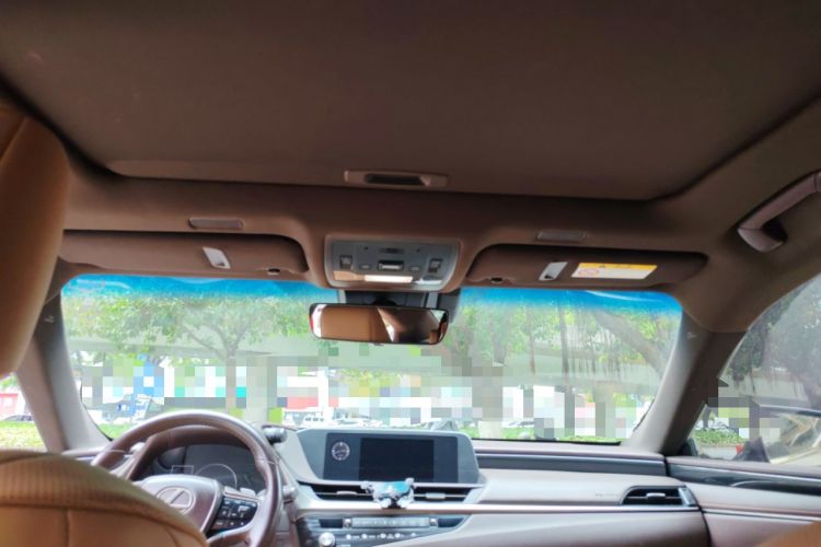 Used Lexus ES 2020 300h Premier Edition