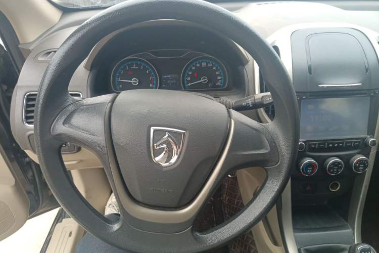 Used Baojun 630 2014 1.5L manual standard version Steering Wheel