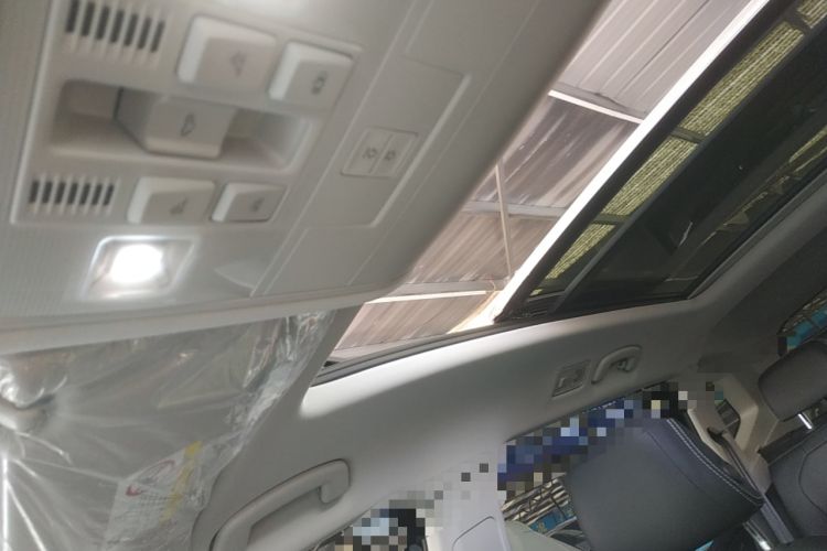 Used Volkswagen Tiguan L 2024 Outstanding Model 330TSI Automatic Two-Wheel Drive R-Line Dragon Glory Edition Headliner