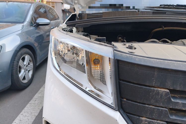 Used Wuling Hongguang PLUS 2020 1.5L Manual Standard Edition 5 Seats Right Front Headlight