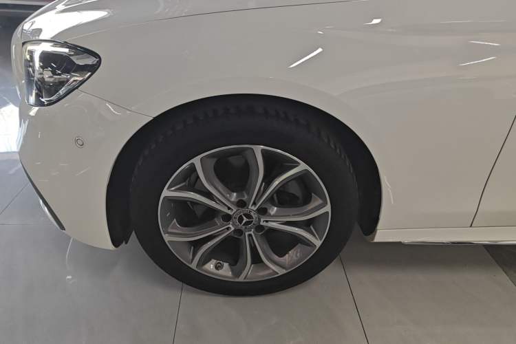 Used Mercedes-Benz E-Class 2021 Restyled E 300 L Sporty and Stylish Edition
