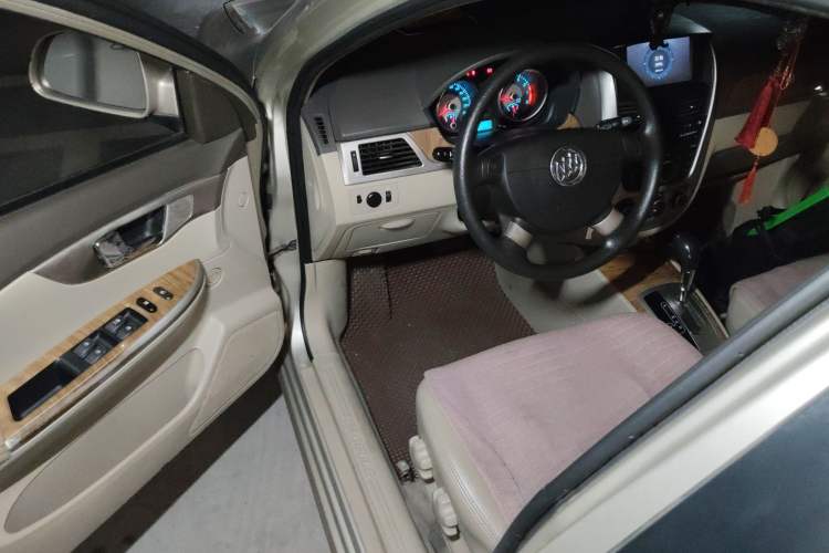 Used Buick Excelle 2015 1.5L Automatic Classic Model
