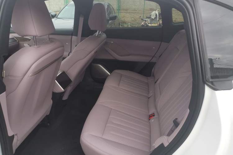 Used ONVO L60 2025 Model—85 kWh All-Wheel-Drive Version
