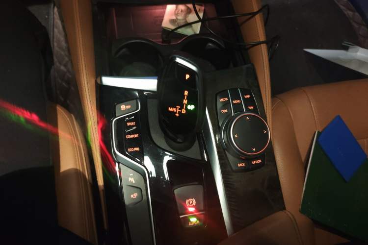 Used BMW 5 Series 2020 530Li Luxury Edition M Sport Package Gear Lever