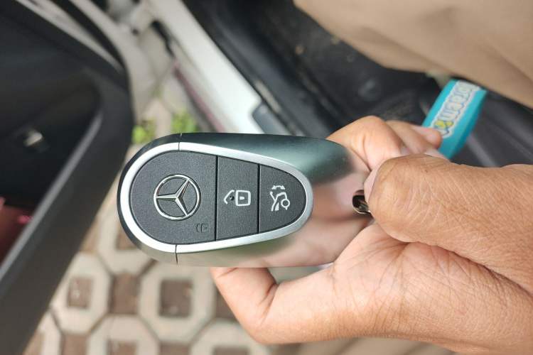 Used Mercedes-Benz C-Class 2025 Facelift C 260 L Sport Edition Vehicle Key