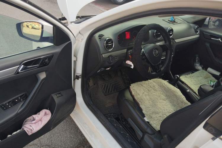 Used Volkswagen Jetta 2017 1.5L Manual Comfort Model Driver Seat