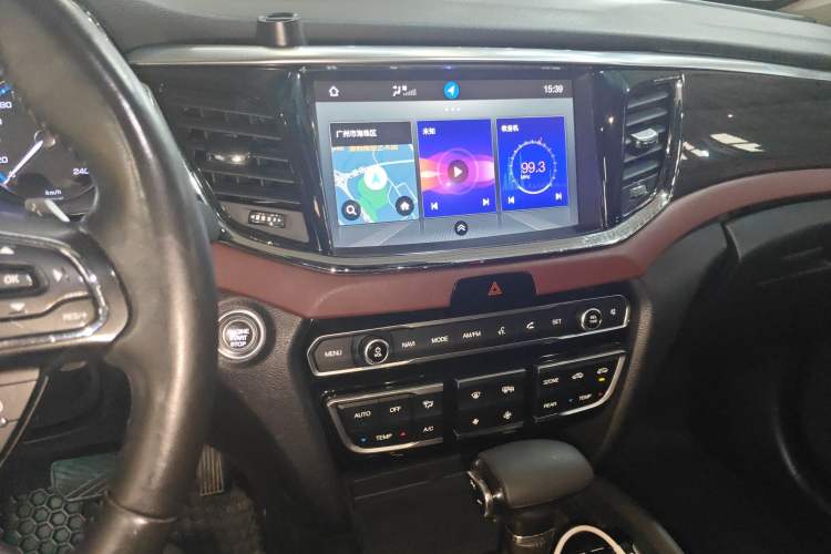 Used GAC Trumpchi GS8 2017 320T Two-Wheel Drive Luxury Smart Connectivity Version (7 Seats)