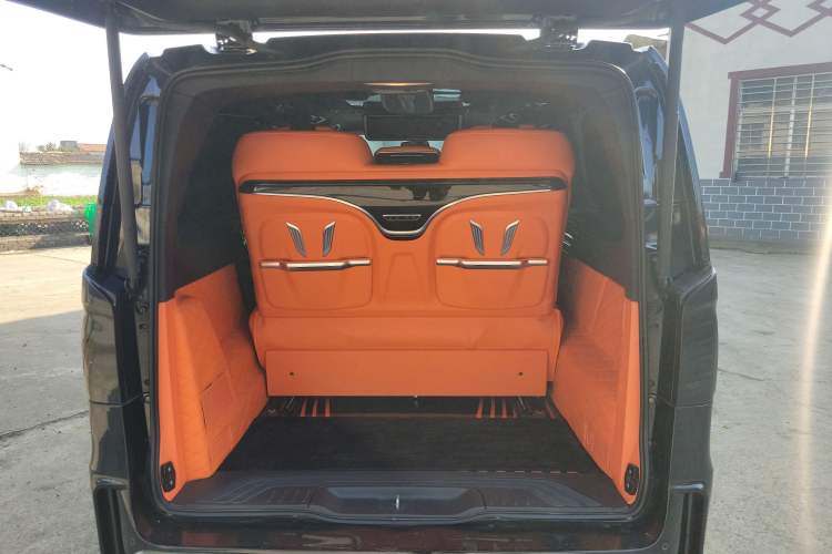 Used Mercedes-Benz Vito 2023 2.0T Business Version 7 Seats Trunk