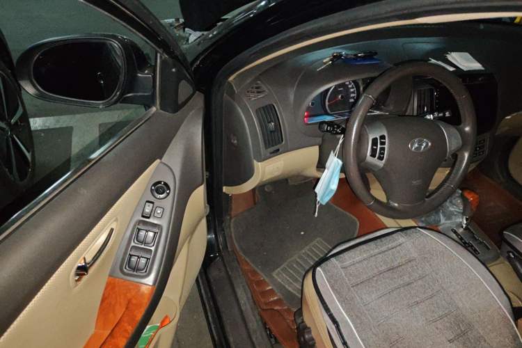 Used Hyundai Celesta 2010 1.6L AT GLS Driver Seat