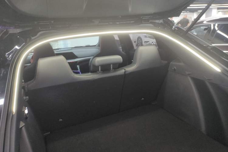 Used CHANGAN UNI-T 2020 1.5T Prestige Version Trunk