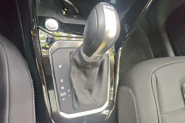 Used Volkswagen T-ROC 2022 280TSI DSG Two-Wheel Drive Comfort PLUS
