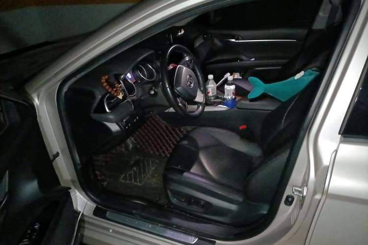 Used Toyota Camry 2019 Dual-Engine 2.5 HG Luxury Edition China V Standard Left Front Seat