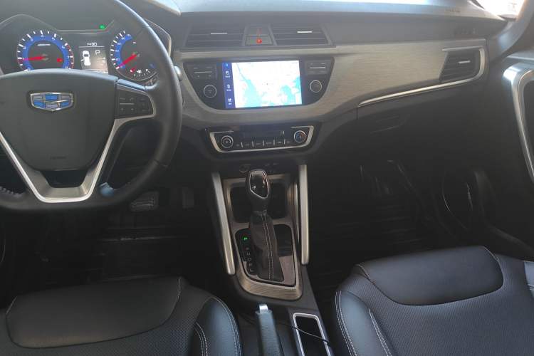 Used Geely Auto Vision X3 2017 1.5L Automatic Elite Model Audio And AC Panel