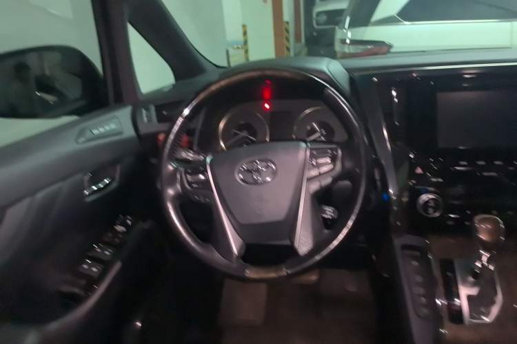 Used Toyota Alphard 2018 3.5L Prestige Edition Steering Wheel