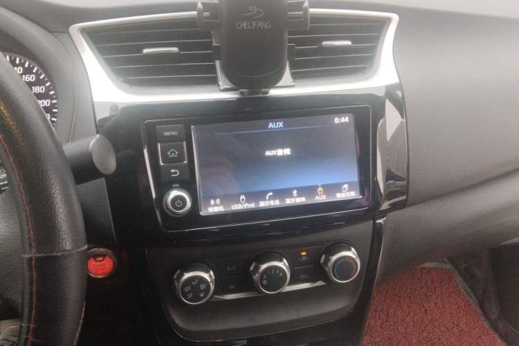 Used Nissan Sylphy 2018 1.6XV CVT Deluxe Edition Audio And AC Panel