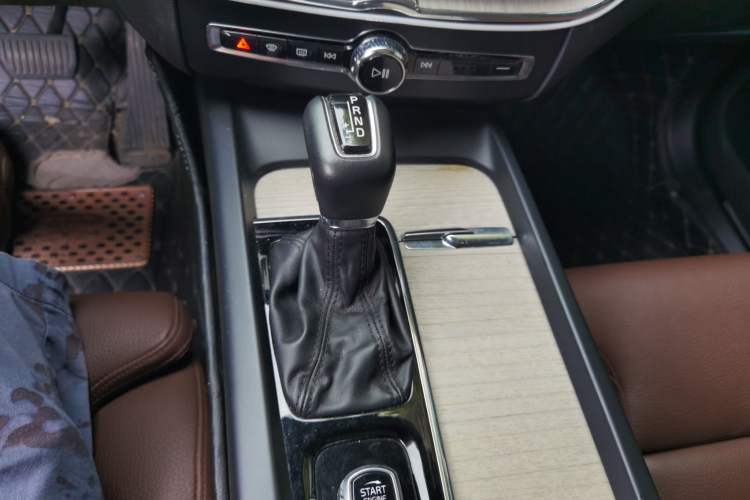 Used Volvo XC60 2020 T5 4x4 Smart Luxury Edition