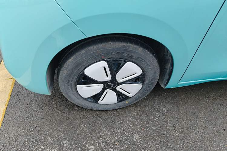 Used Wuling Hongguang MINIEV 2025 Four-Door Version Advanced Edition Exterior 4