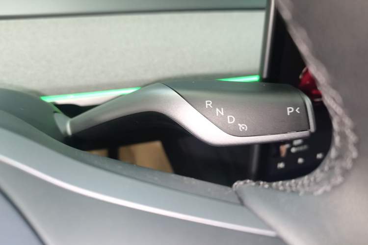 Used Tesla Model Y 2023 Long-Range All-Wheel-Drive Version