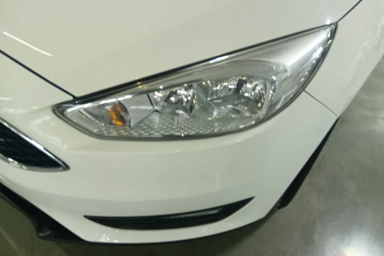 Used Ford Focus 2018 Hatchback Classic 1.6L Automatic Trendy SmartDrive Edition
