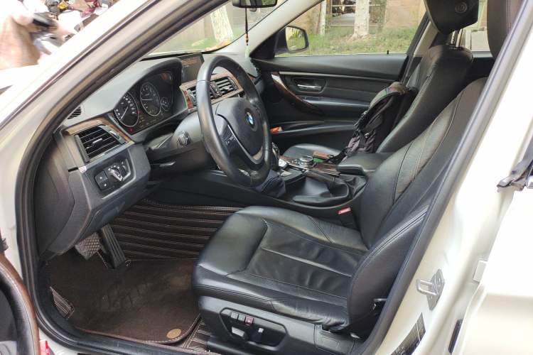 Used BMW 3 Series 2014 320Li Fashion Design Package
